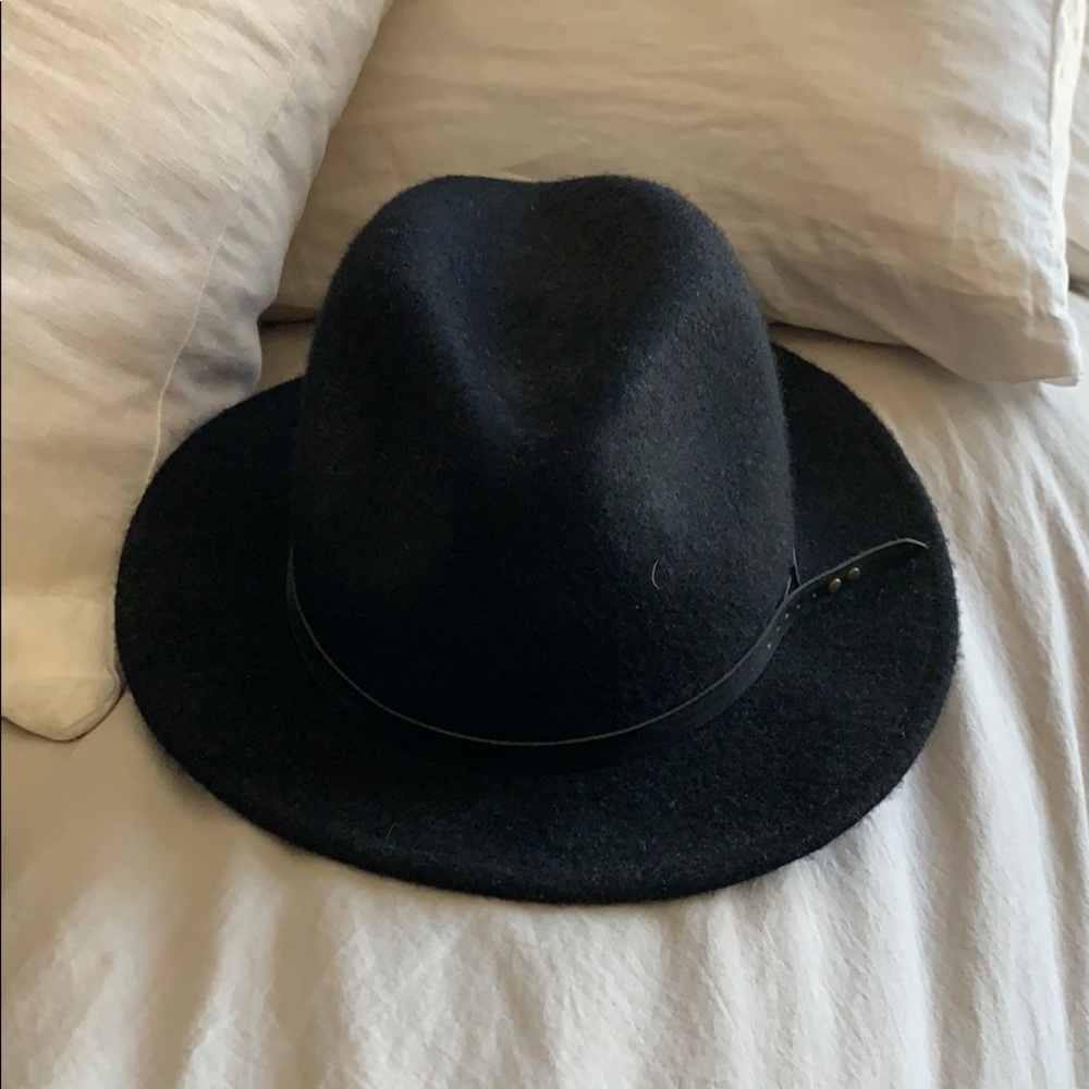 Urban outfitters black hat